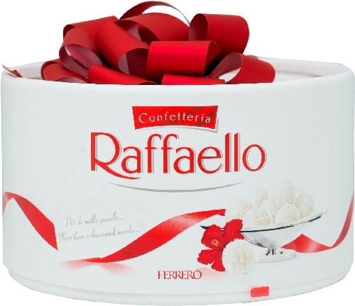 Конфеты Raffaello с цельным миндальным  
